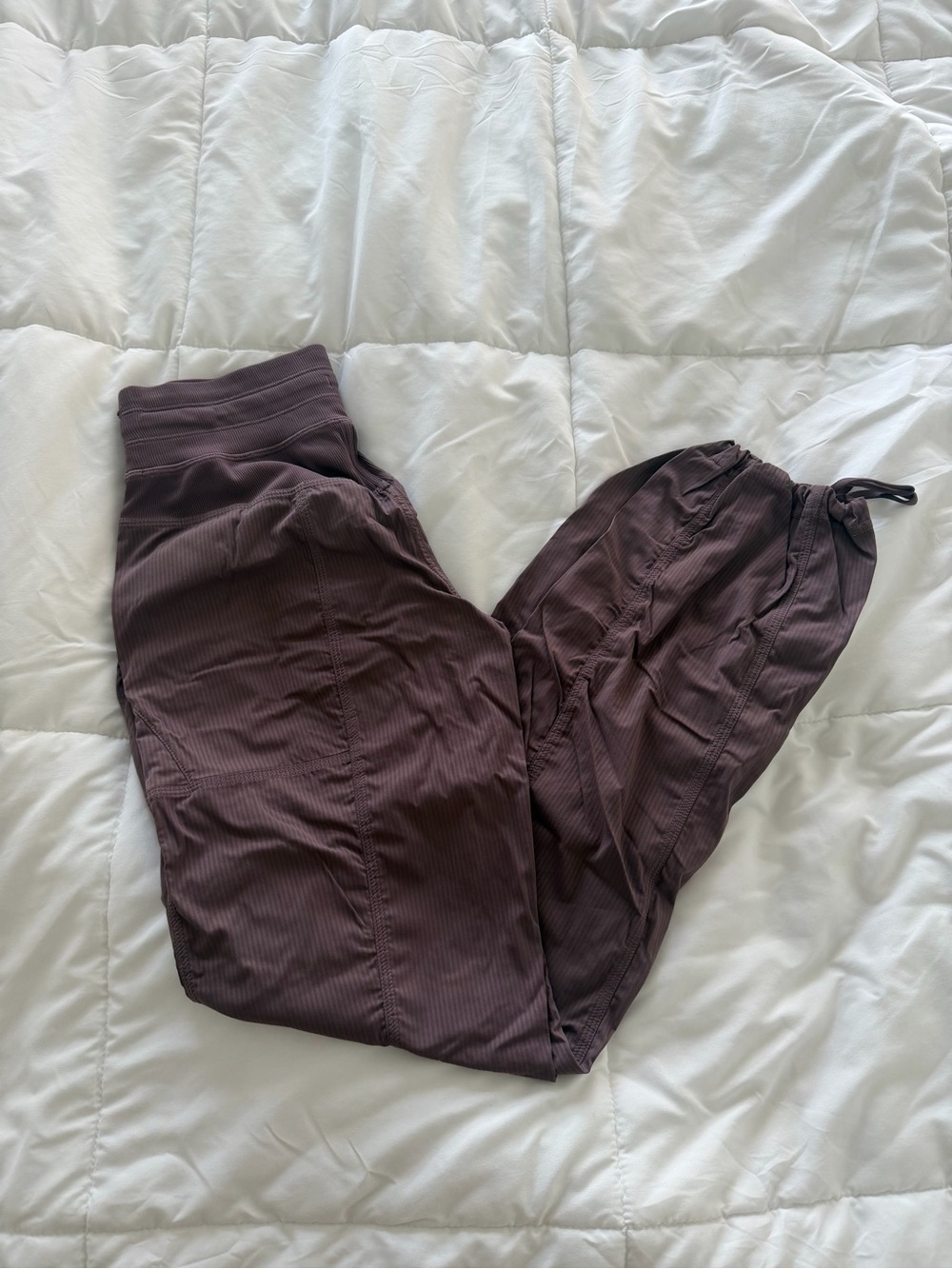 Lululemon dance studio size 4